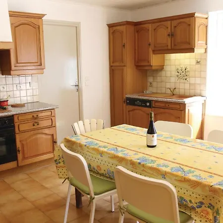 2 Bedroom Gorgeous In Visan